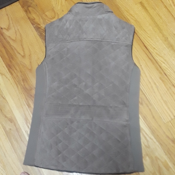 Women's XS Vest, EUC - Picture 5 of 8